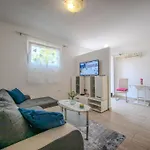 Luna Apartments Quiet Retreat, Close To Koper, Aircon, Parking