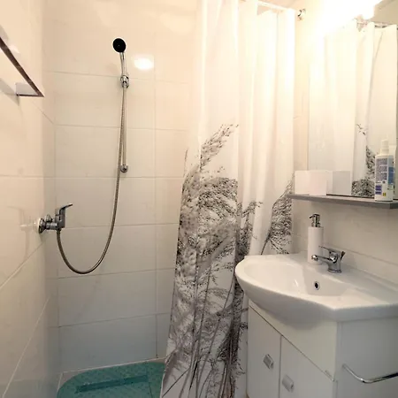 Luna Apartment *