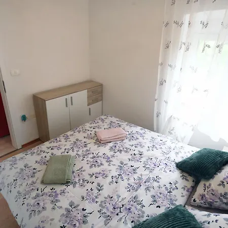 Luna Apartment