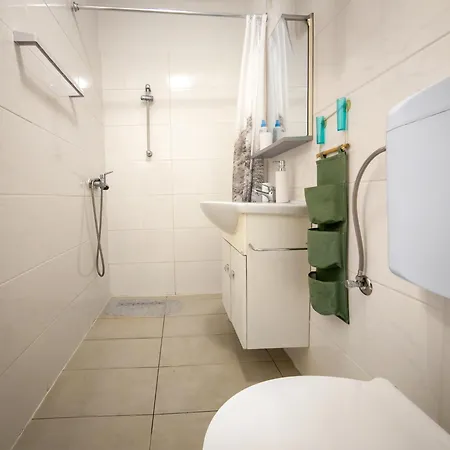 Luna Quiet Retreat, Close To Koper, Aircon, Parking Апартаменты *