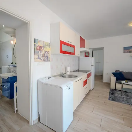 Luna Quiet Retreat, Close To Koper, Aircon, Parking Lägenhet *