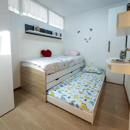 Luna Quiet Retreat, Close To Koper, Aircon, Parking *