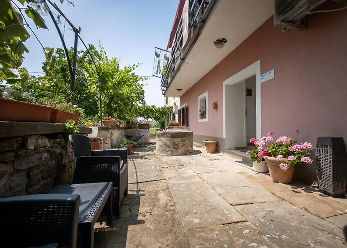 Luna Quiet Retreat, Close To Koper, Aircon, Parking أنكاران