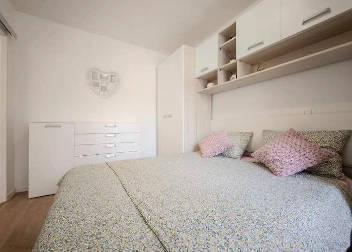 Luna Quiet Retreat, Close To Koper, Aircon, Parking شقة أنكاران